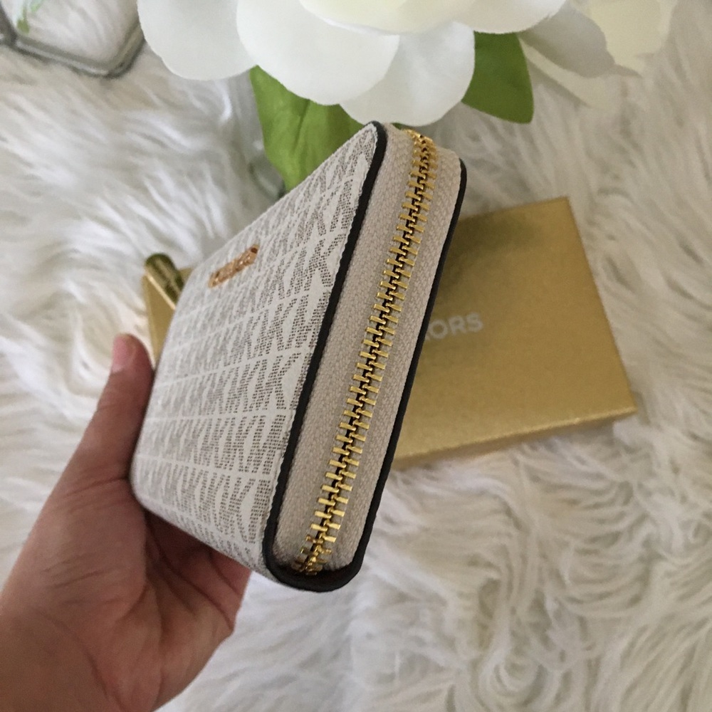 Michael Kors giftables large continental wallet - Picture 7 of 7